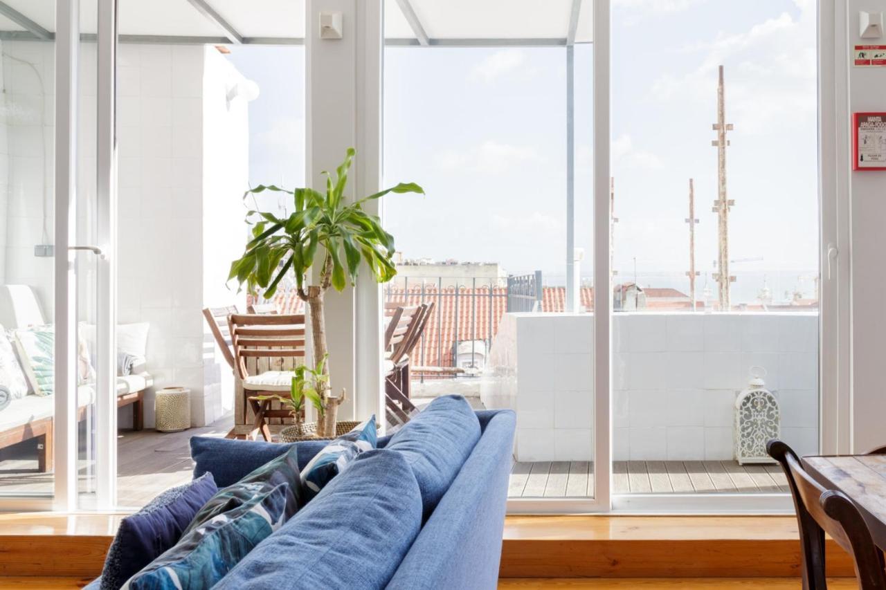 Chiado Rooftop Retreat: 19th Century Charm with River Views Lisbon Exterior photo