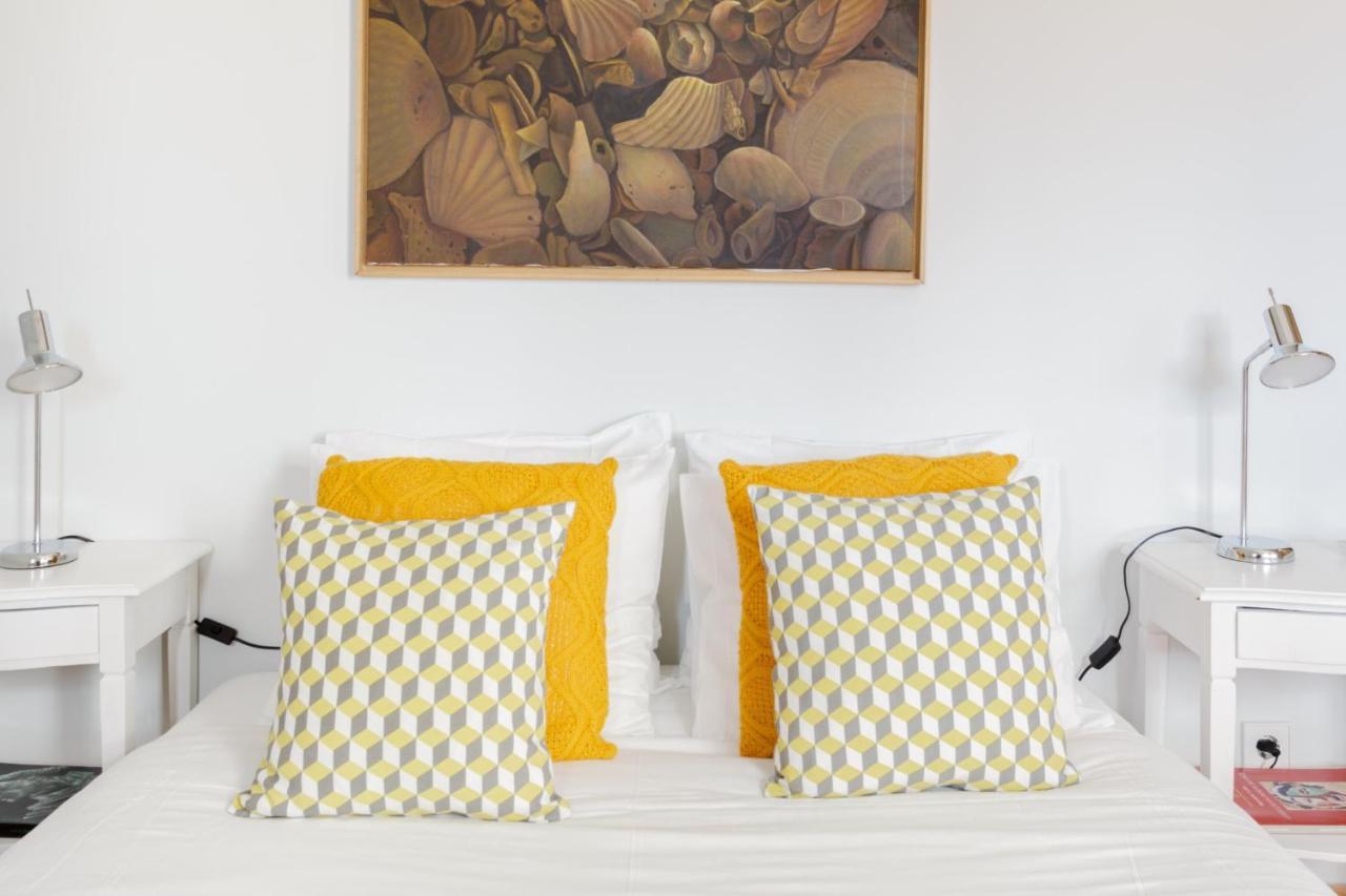 Chiado Rooftop Retreat: 19th Century Charm with River Views Lisbon Exterior photo