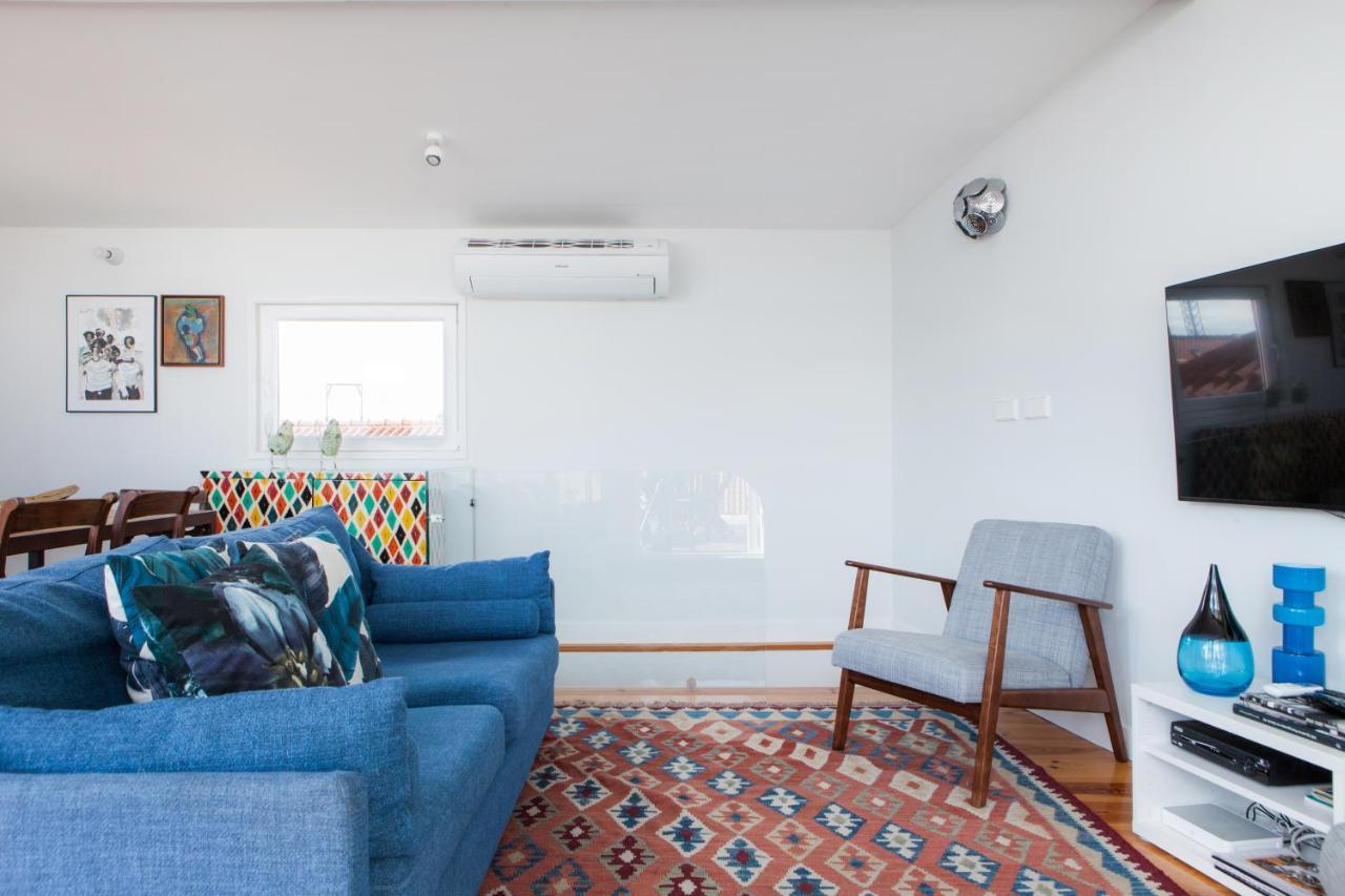 Chiado Rooftop Retreat: 19th Century Charm with River Views Lisbon Exterior photo