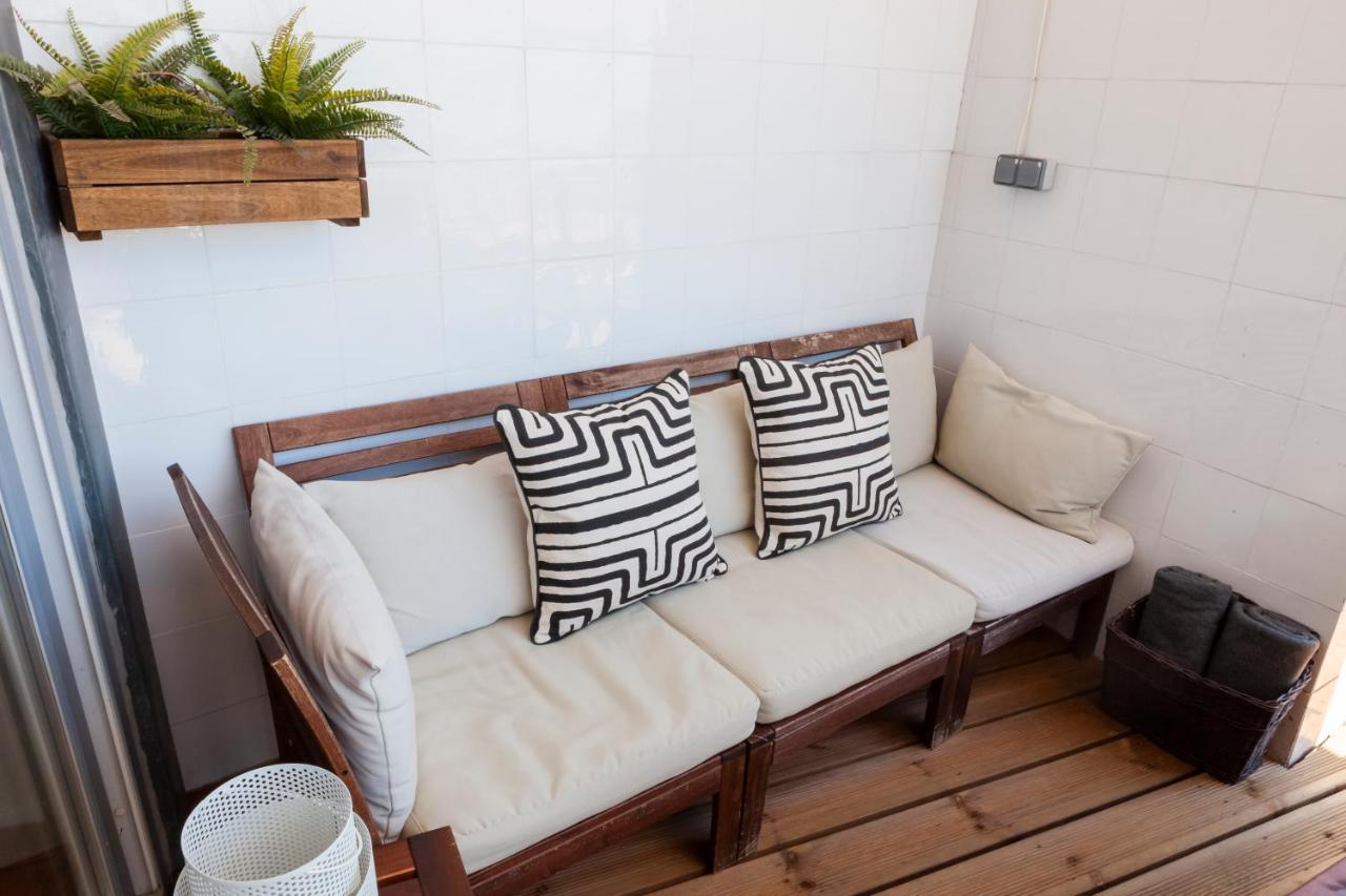 Chiado Rooftop Retreat: 19th Century Charm with River Views Lisbon Exterior photo