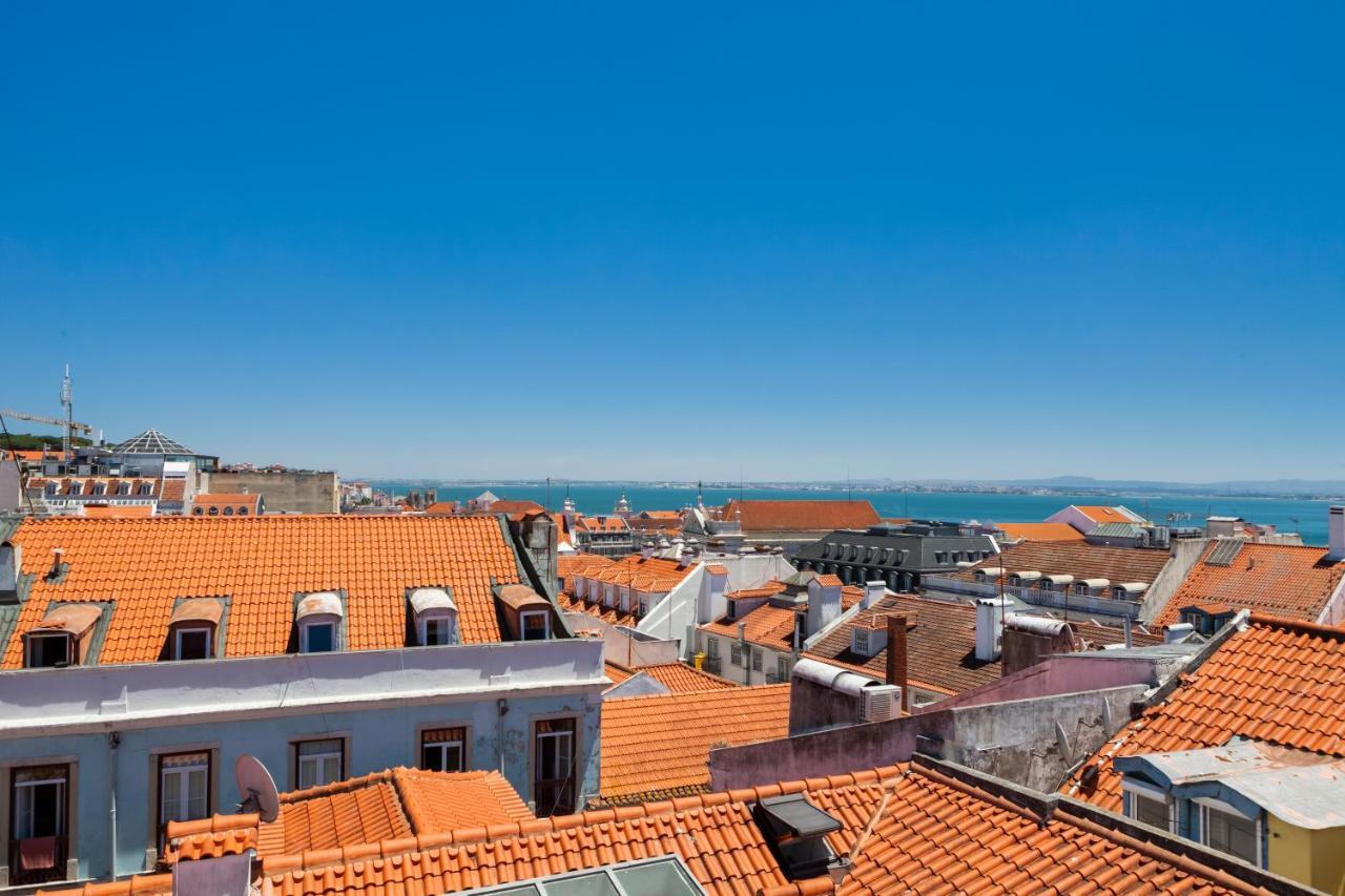 Chiado Rooftop Retreat: 19th Century Charm with River Views Lisbon Exterior photo